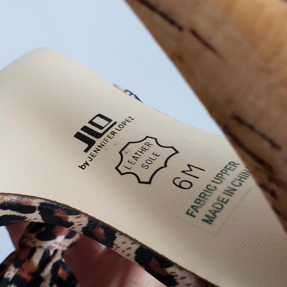 JLo Satin Leopard Print High Heels (size 6M) - Picture 4 of 5